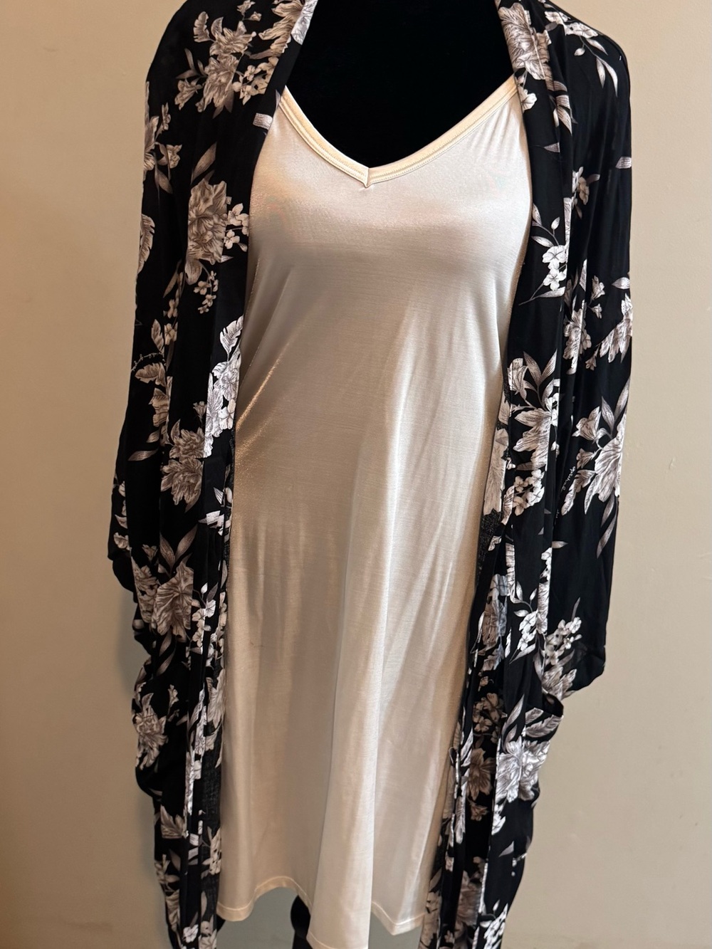 Spiritual Gangster Black and White Floral Kimono - Picture 2 of 4